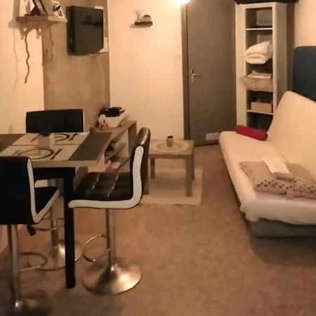 Апартаменты Charmant Studio Тараскон-сюр-Арьеж Экстерьер фото
