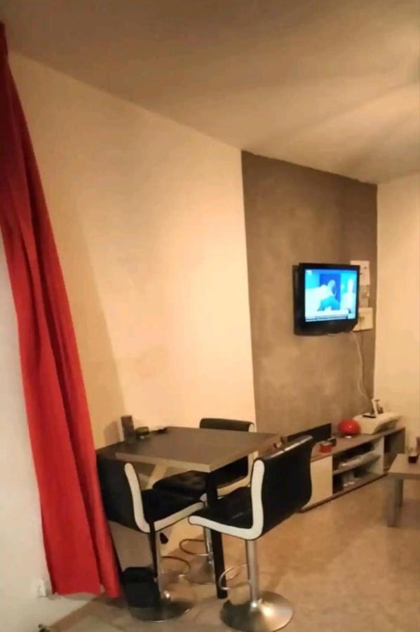 Апартаменты Charmant Studio Тараскон-сюр-Арьеж Экстерьер фото